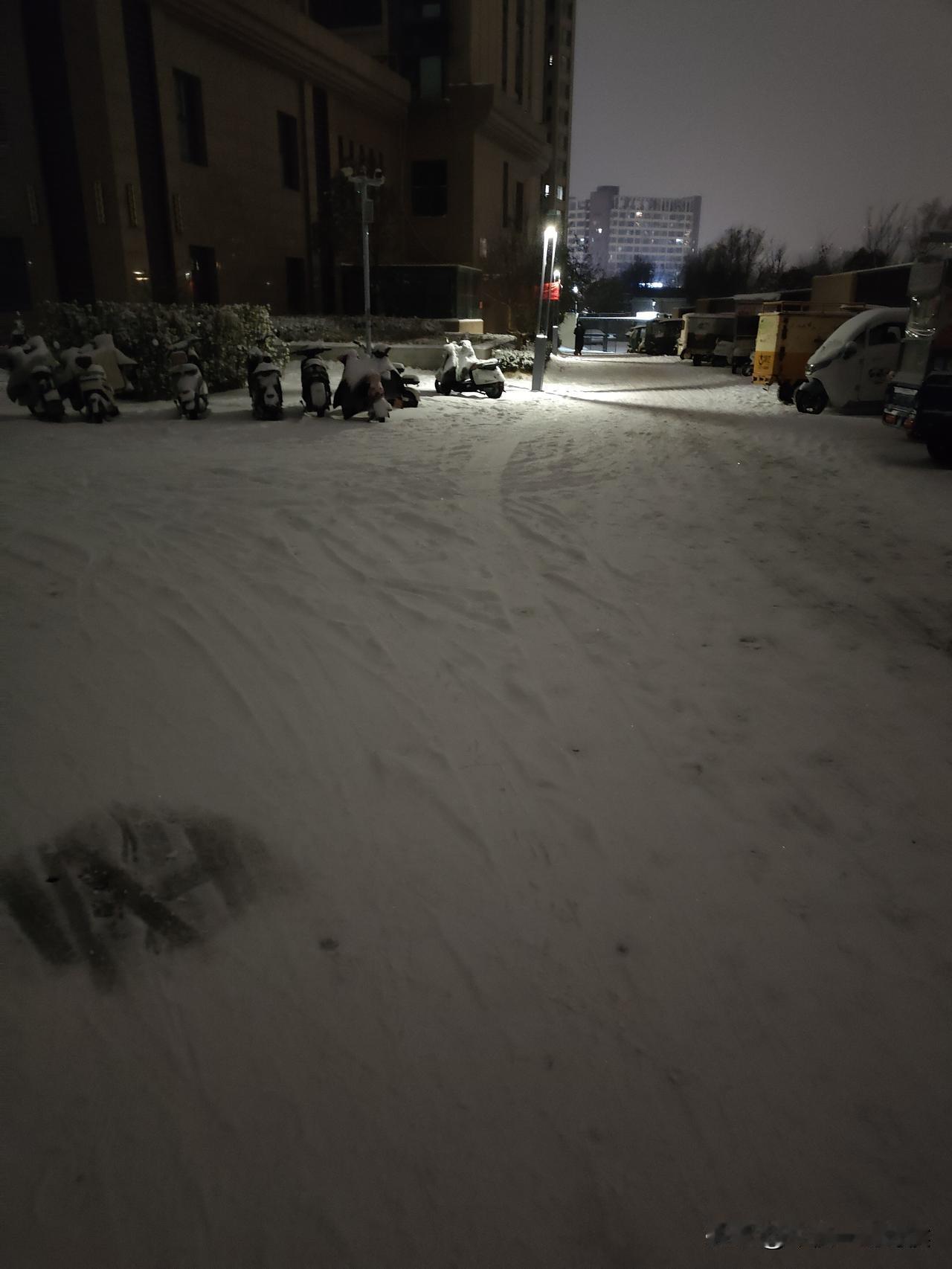 听了牢a聊美国学生的暑假，我才明白了为啥欧美的女孩很小就身材性感，胸大屁股翘，原