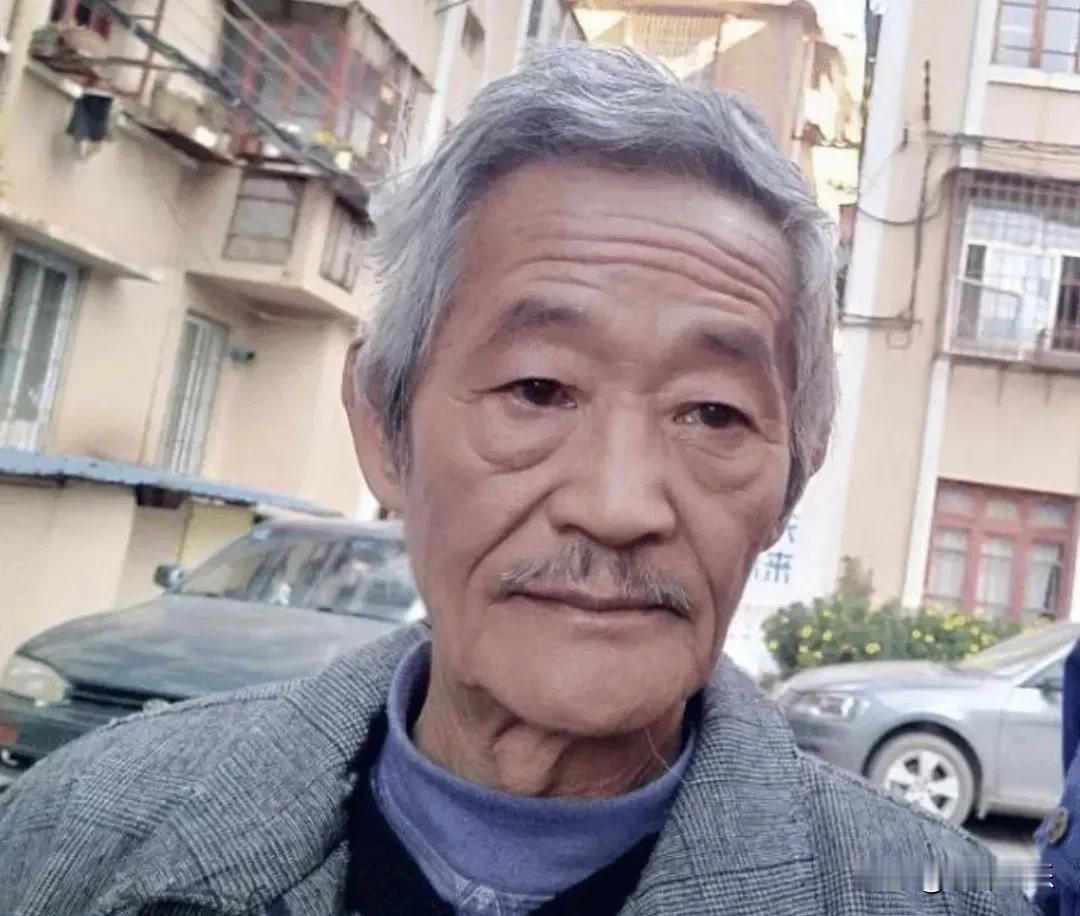 太突然了！《陈翔六点半》“妹爷”应宝麟走了，82岁，胰腺癌。吴妈走后两个月，他也