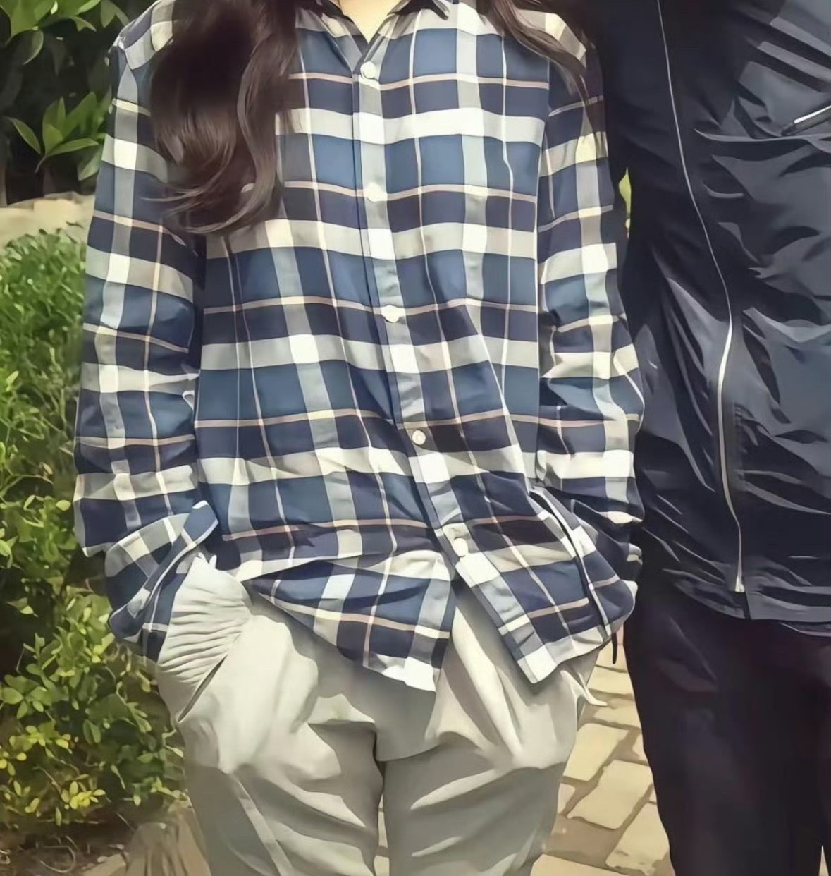 要是遮住脸，完全就是木讷的直男穿搭​​​