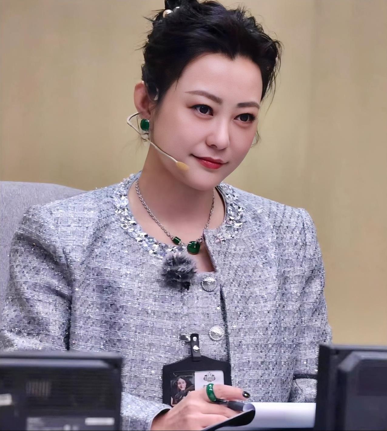 郝蕾啊，你可长点心吧，说观众会审美疲劳的是你，现在处处综艺都有的也是你，到处