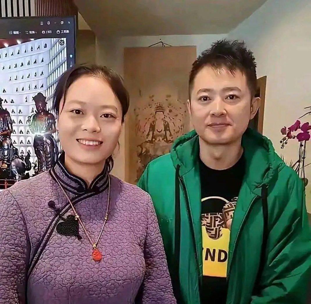 这竟然是任泉，真认不出来了