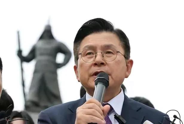 关键时刻，黄教安退出了选举，反对李在明当选！据韩国《朝鲜日报》报道，韩国无党派