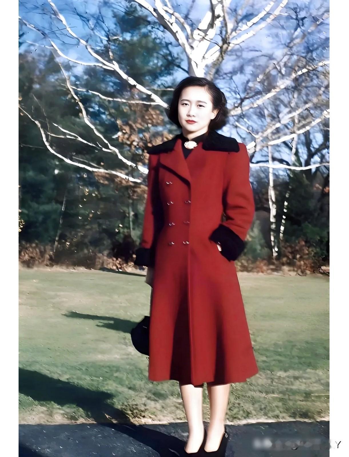 这才是1949年杜致礼在美国读书时真实貌相，都看看吧！这可不是演戏，而是她当时的