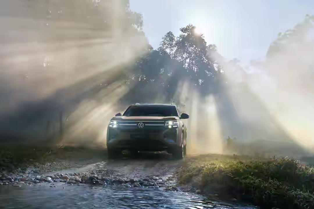 BBA突然宣布大消息，集体被华为“接管”！先是宝马接入了鸿蒙系统，又是奥迪押注了