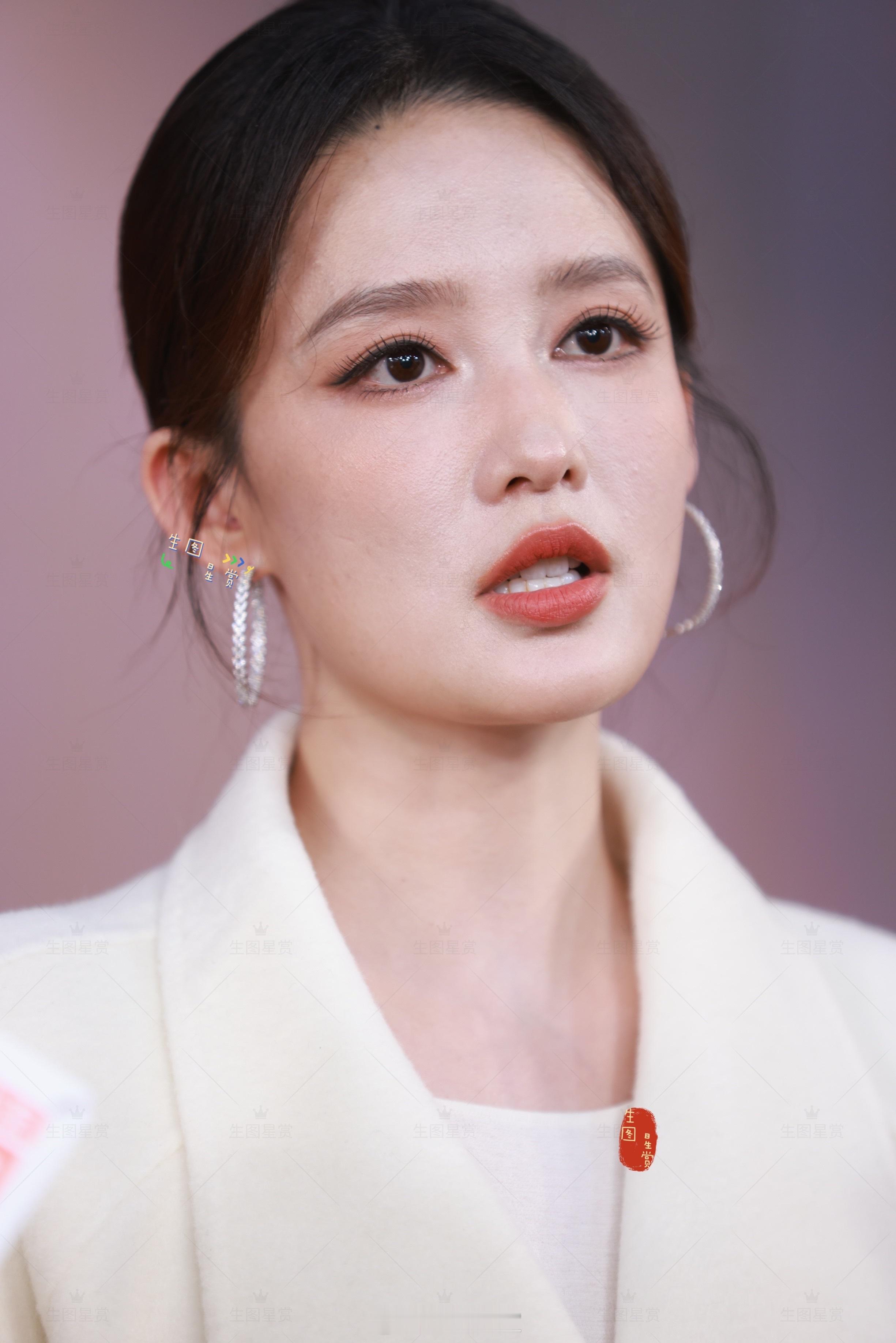 李沁LILY活动机位二生图纯白系沁沁太美啦李沁白月光千金感​​​