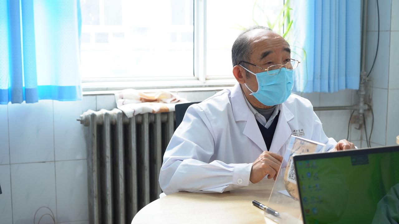 中医祛痘，是改变长痘体质.痘痘在面部不同部位对应不同脏腑：长在额、鼻部：代表