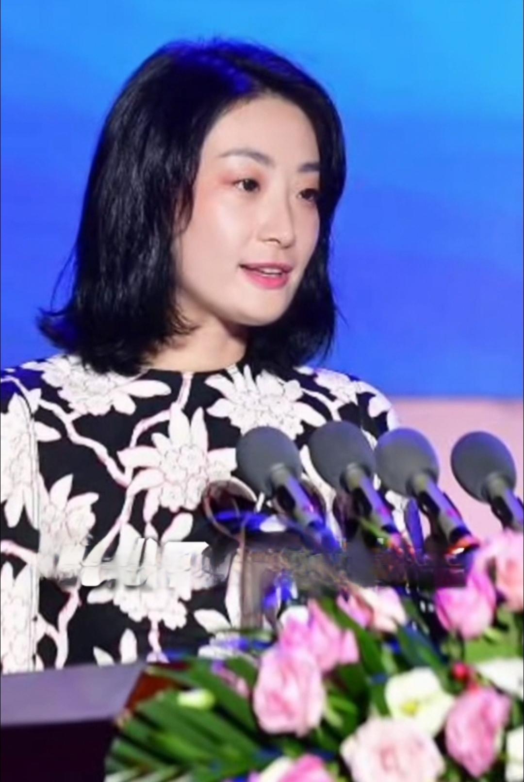宗馥莉怎么了？一波还未平息，一波又来侵袭。真不知道那个环节出了问题？细查宗大
