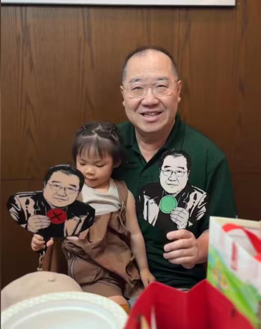 英达生日，只有小儿子和小孙女陪着，背后真相令人唏嘘......7月7日英