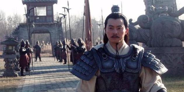 公元200年，“小霸王”孙策遇刺身亡！大乔伤心欲绝，打算投江殉夫！这时，18岁的