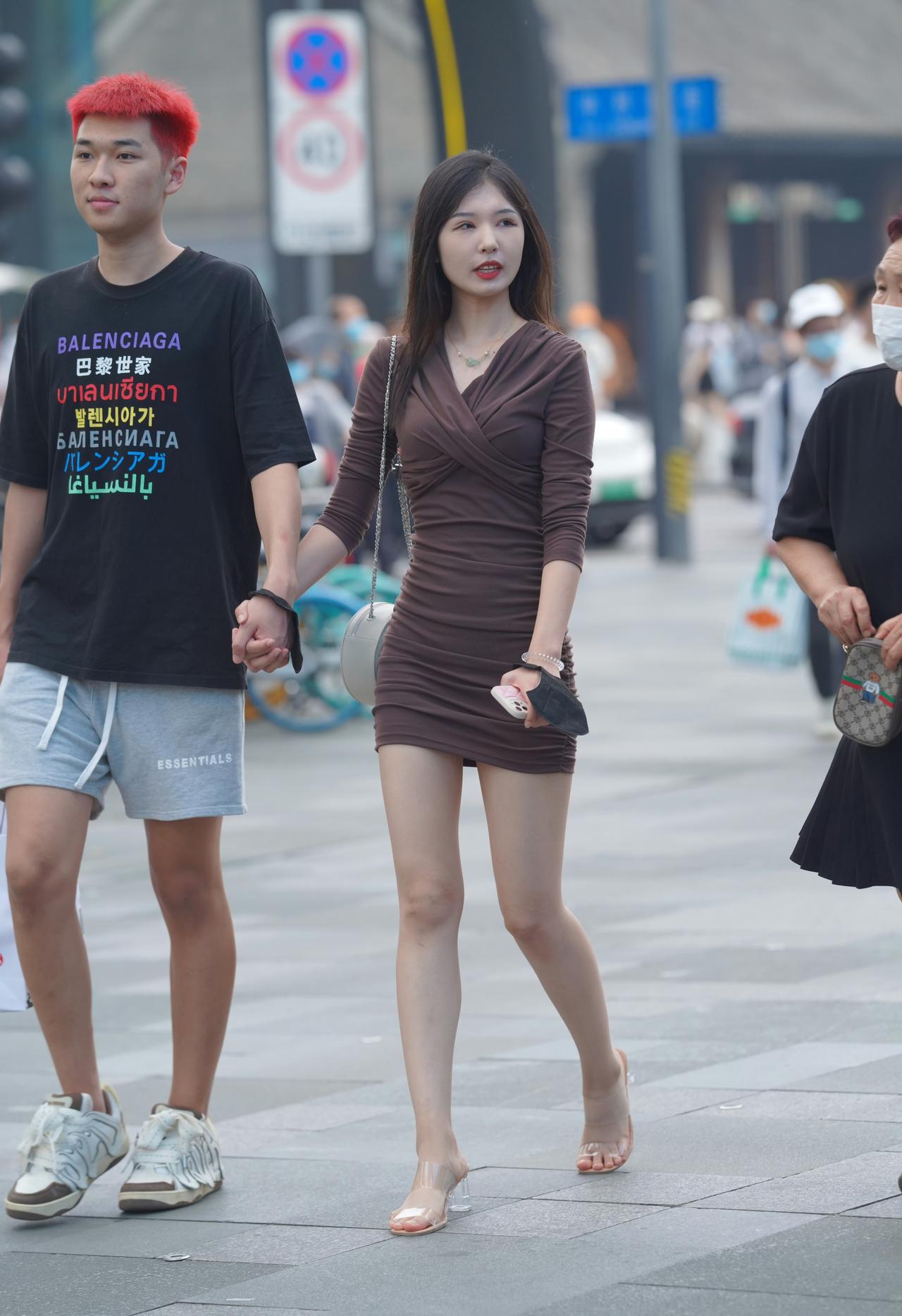 “红毛坏小子”和他的女朋友