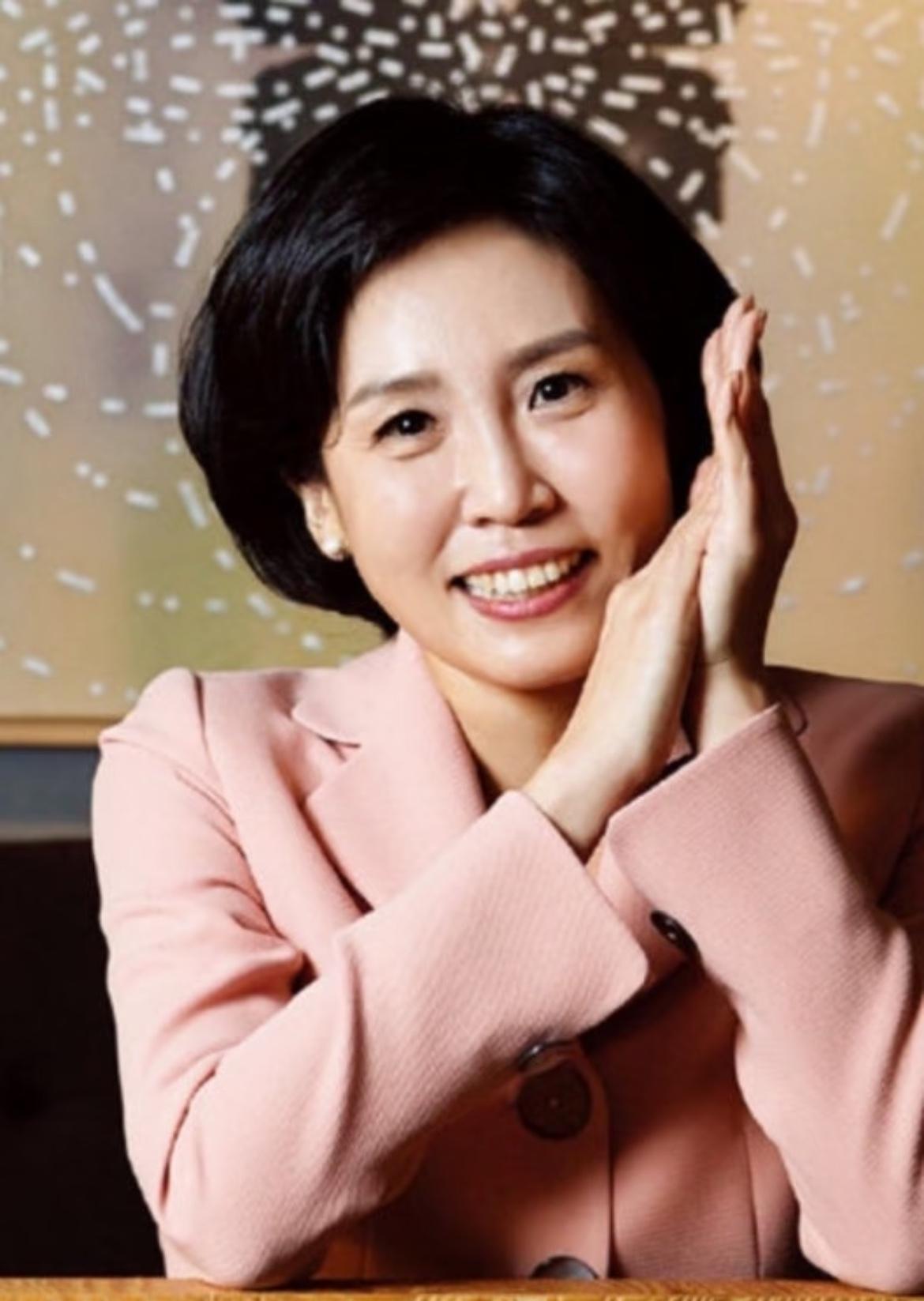 娶妻当娶贤！金惠景真是个好老婆，当初李在明从政，金惠景第一个不答应，曾放话：