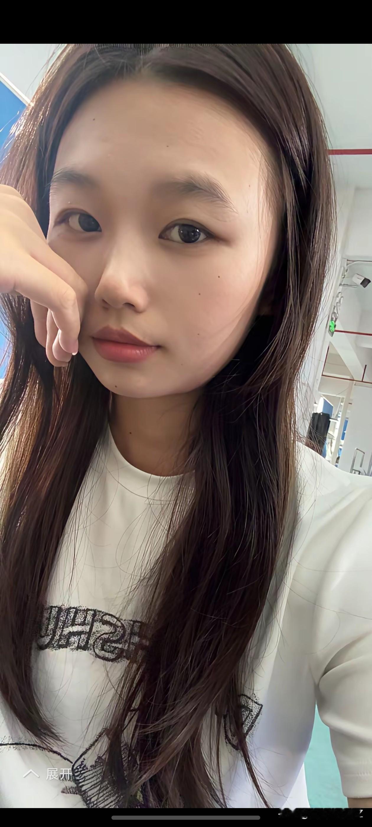 小姐姐，喜欢就多看会