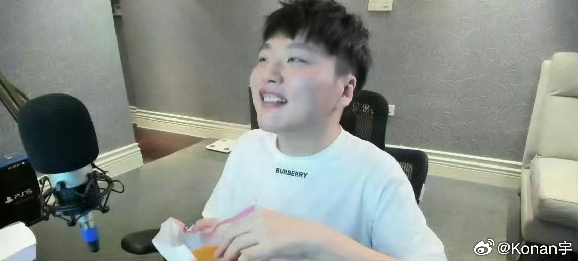 翔哥：我当时第一时间转dota2，就是因为在北美dota内战群，我被人看录像发现