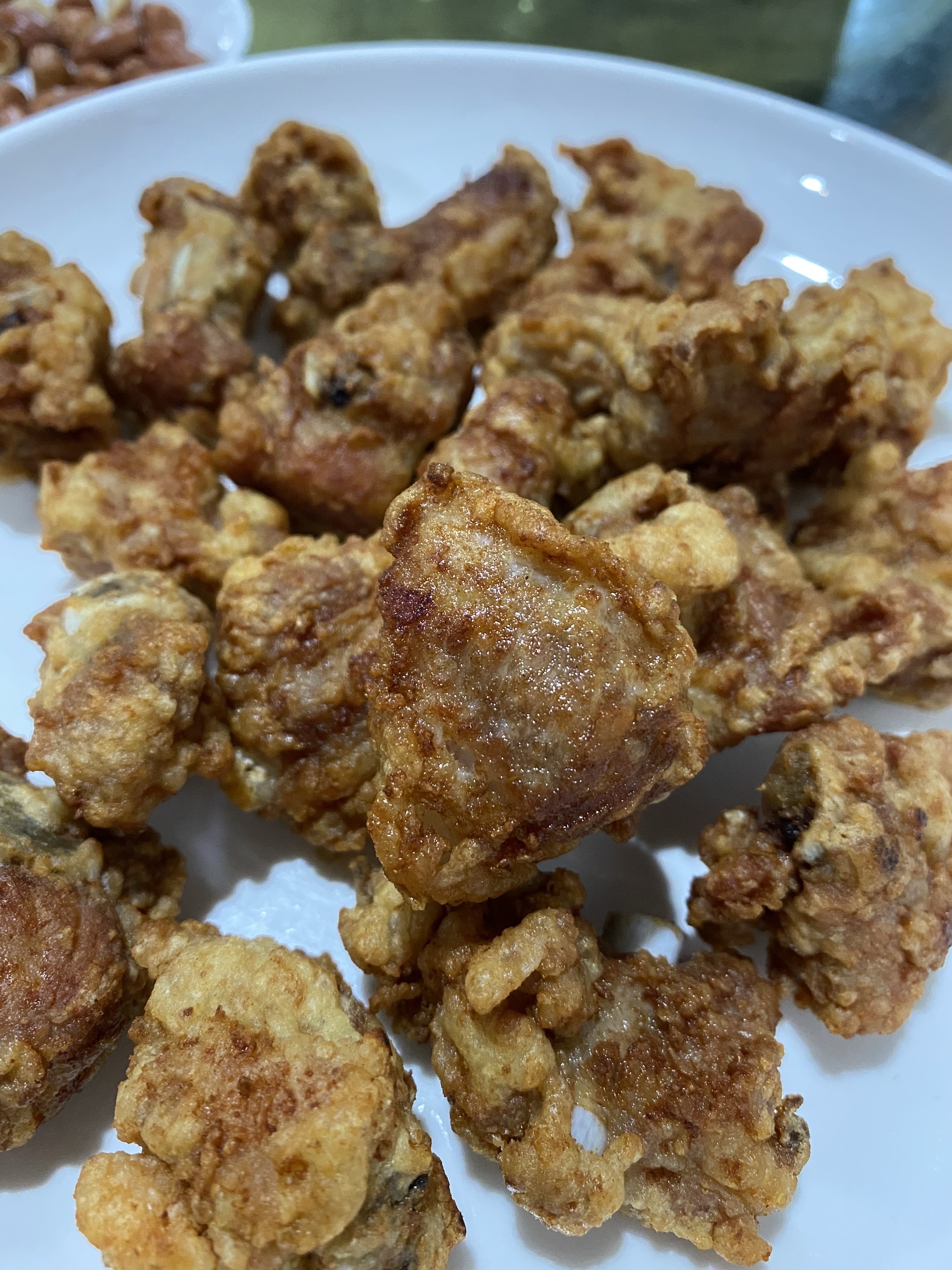 豆豉蒸鳗鱼、蒜香排骨、爆炒脆肠、爆炒猪肺和闽南五香卷味道不错。