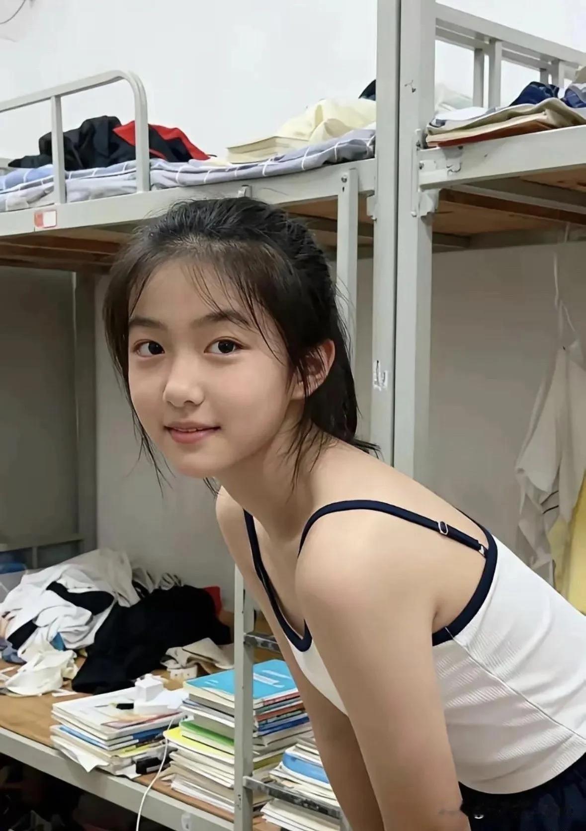 纯纯的女孩最漂亮清纯活力少女清纯甜妹女孩