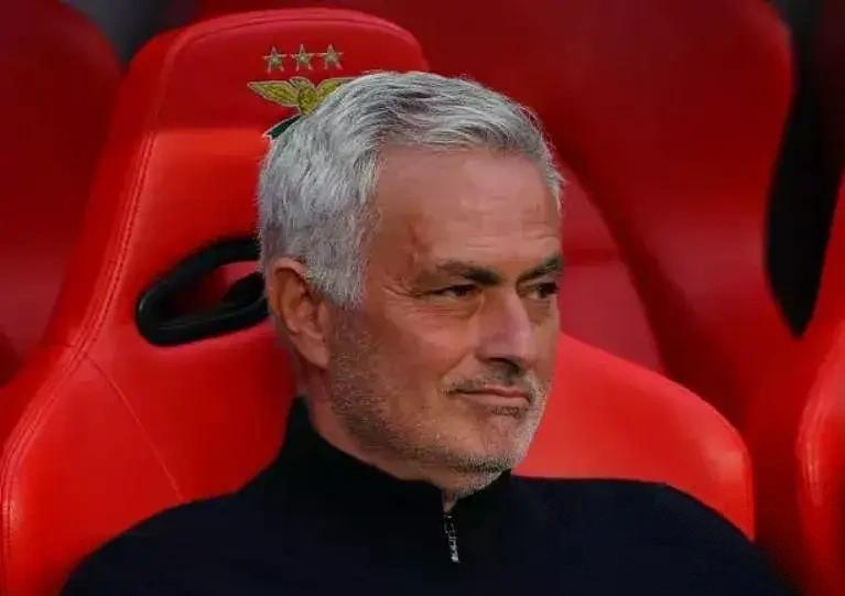 【葡超30轮，本菲卡与葡体补时阶段的绝杀与反绝杀，穆里尼奥神换人起作用】他每次都