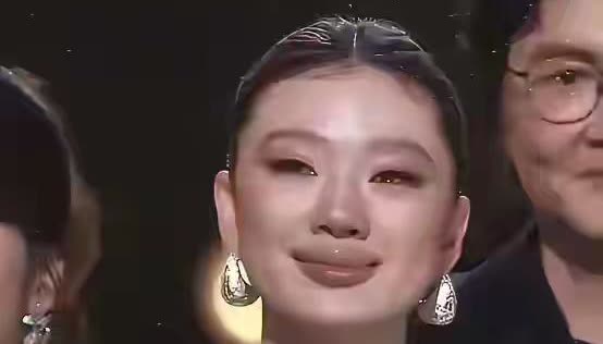 单依纯，怎么看都不纯