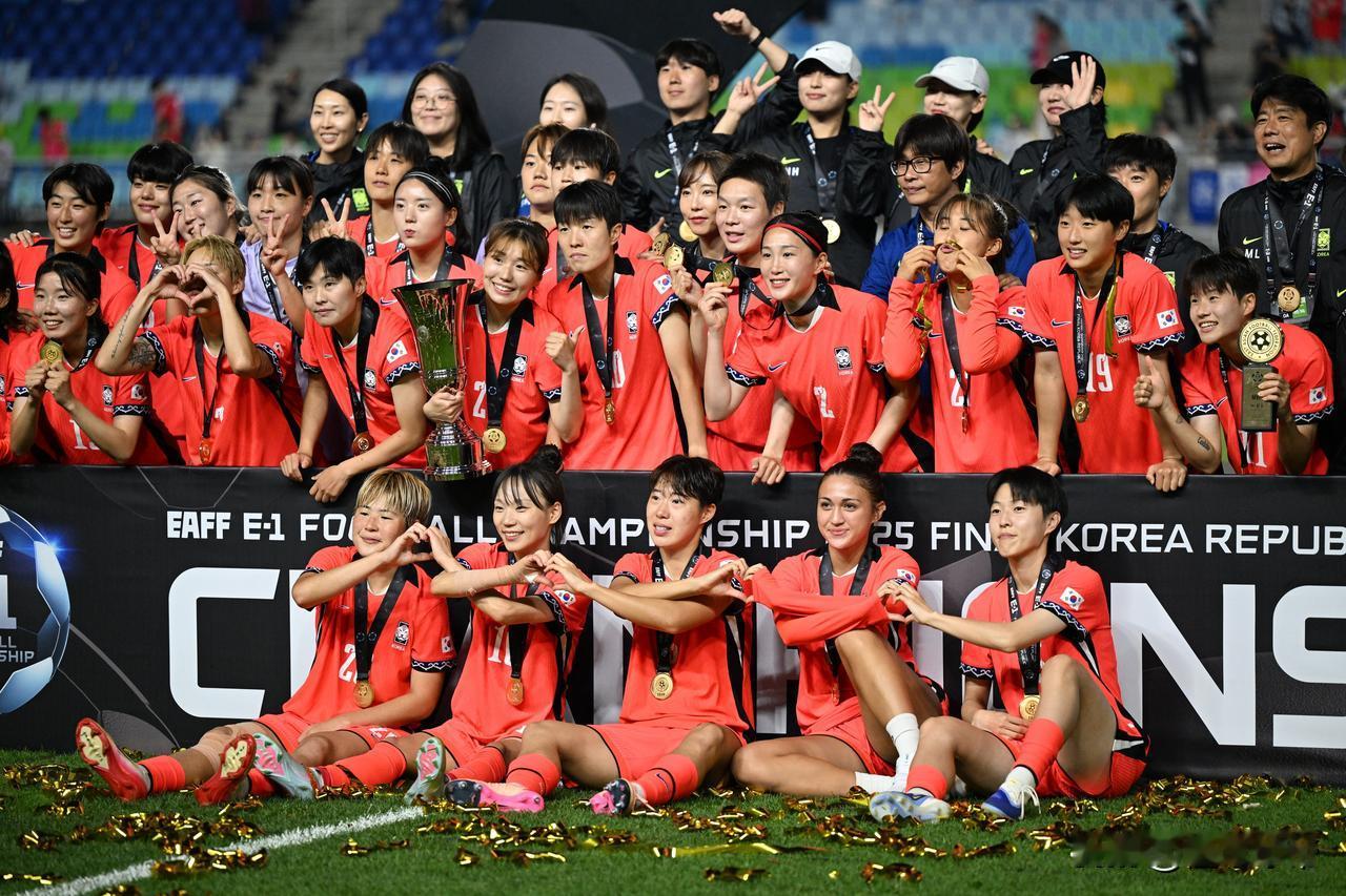 不坐经济舱，韩国女足以罢赛要求坐商务舱!据韩国媒体报道，韩国女足部分球员不满