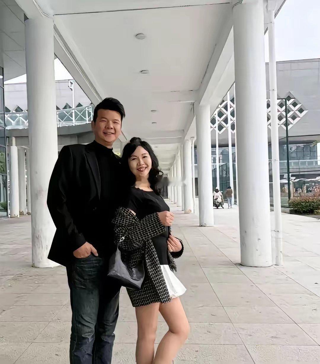 老天呀，他怎么下的了嘴​​​
