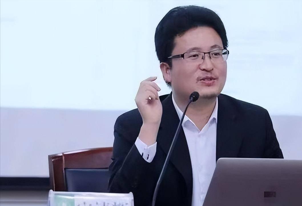 就在8月17日，胖东来公布了经济学家宋清辉多次诋毁胖东来被判赔30万的消息。