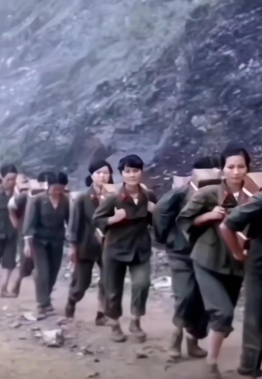 老山前线的中国女兵，铿锵玫瑰从这里绽放。