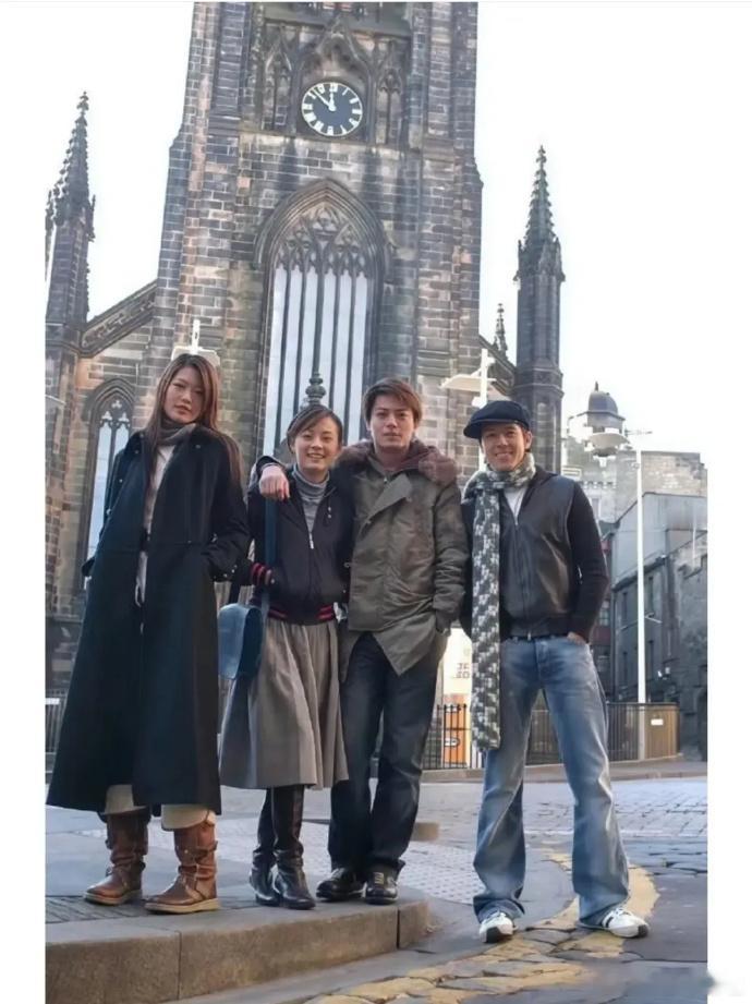 那时的女人，时尚的标准就是靴子。