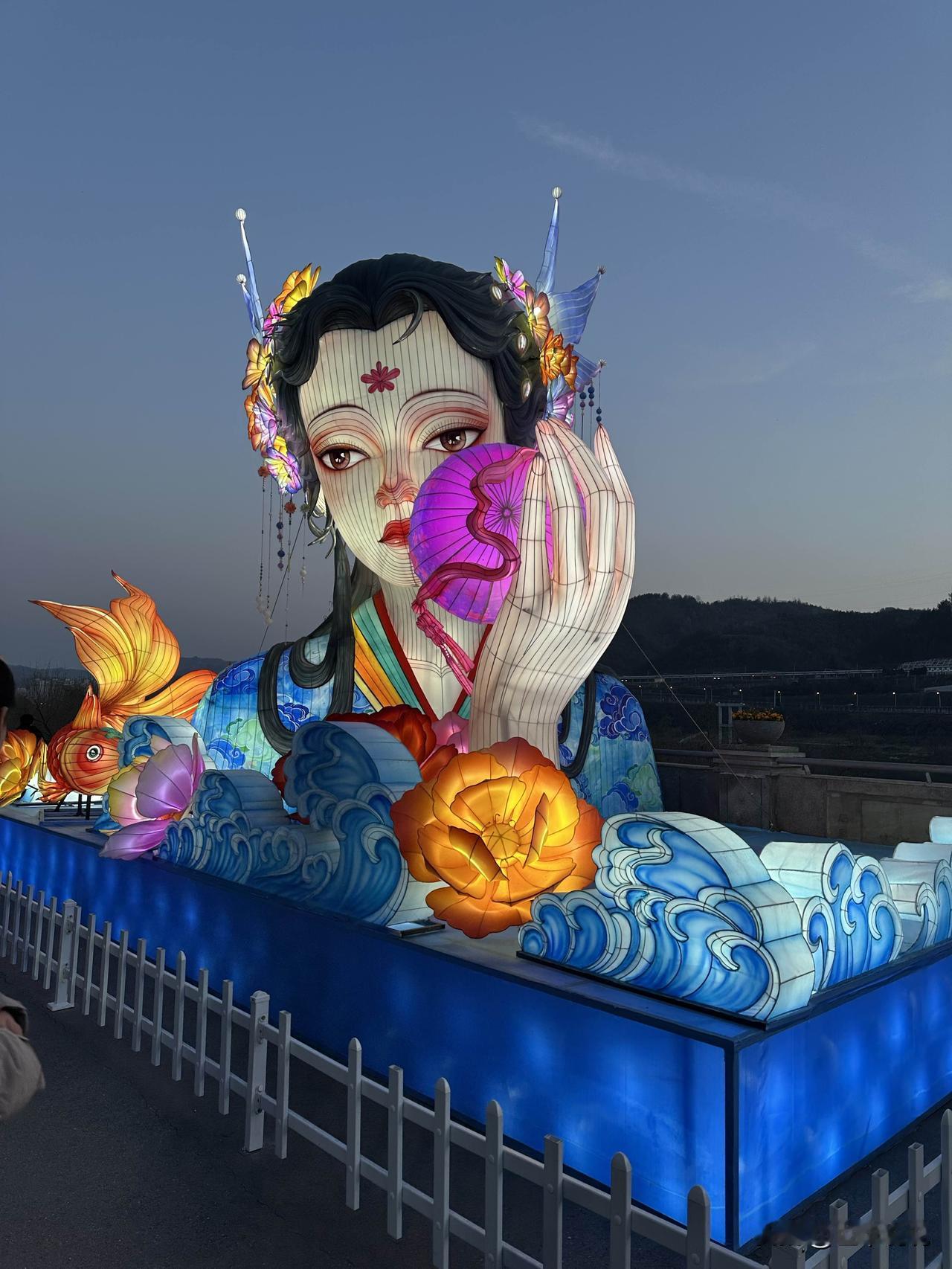 玄学真的很灵吗？我看未必。所谓玄学，大多是心理学；所谓灵验，不过是心想事成。