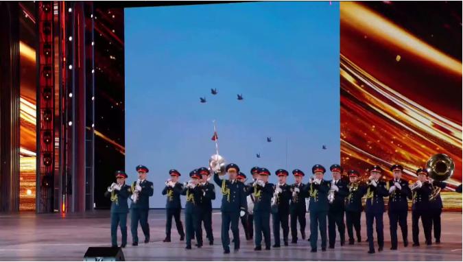 乌空军偷偷列装6架歼-10CE，飞行员在中国完成培训，瞒了全世界一整年，俄心里清