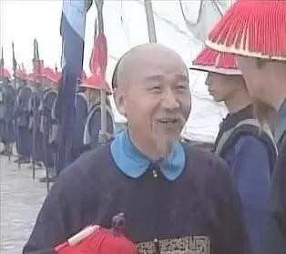 1678年，康熙抑制住想要杀了姚启圣的冲动，当面销毁了顺治永不录用的诏书，任用姚