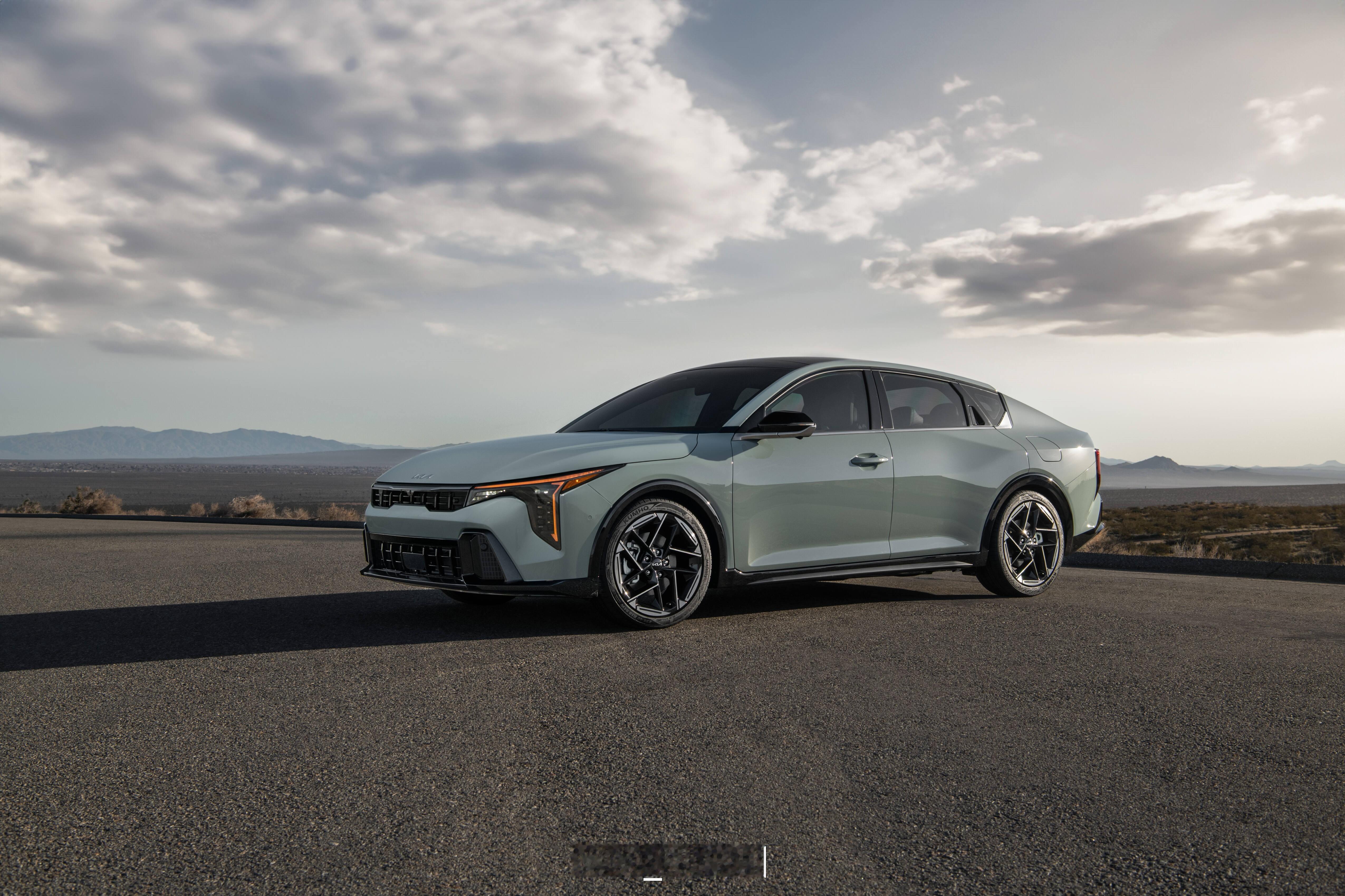 2026款起亚K4【高清原图看新车】附上一组2026款起亚K4高清原图