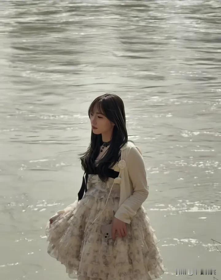 希望白女士不要再“撒谎”了，一个谎言需要一万个谎言去圆谎！1.白女士说是男友