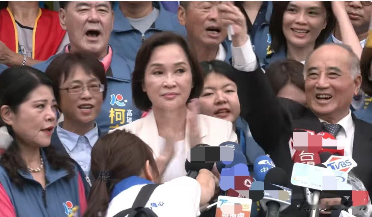 陪柯志恩登记参选高雄市长王金平：她比4年前更加成熟王金平今天（3日）上午陪