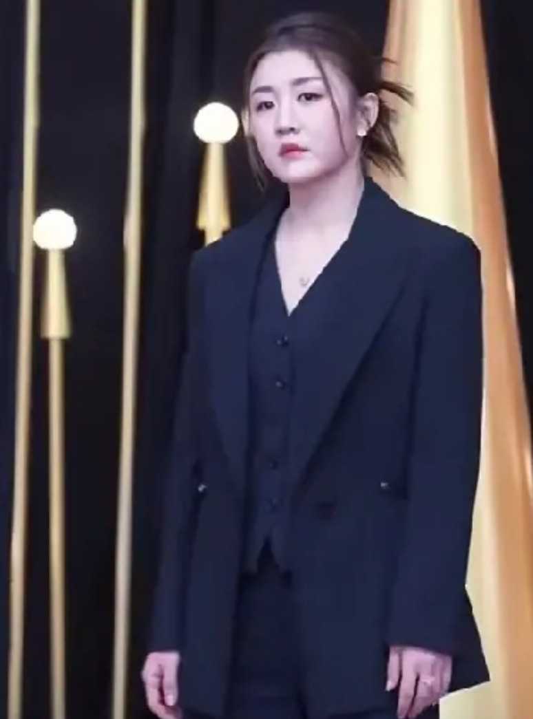 陈梦很低调！一直以来我都以为，陈梦的代言很少。网上也很少看见她出席什么代言活