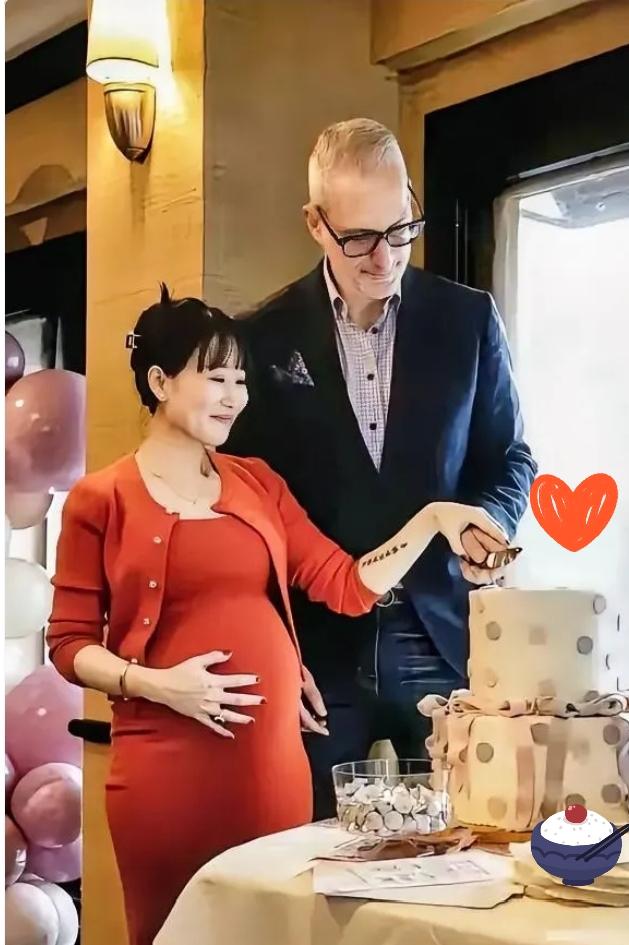 这逻辑简直是绝了，把围观群众都给整乐了。​赴美陪读，转身怀了女儿学校老教授的孩