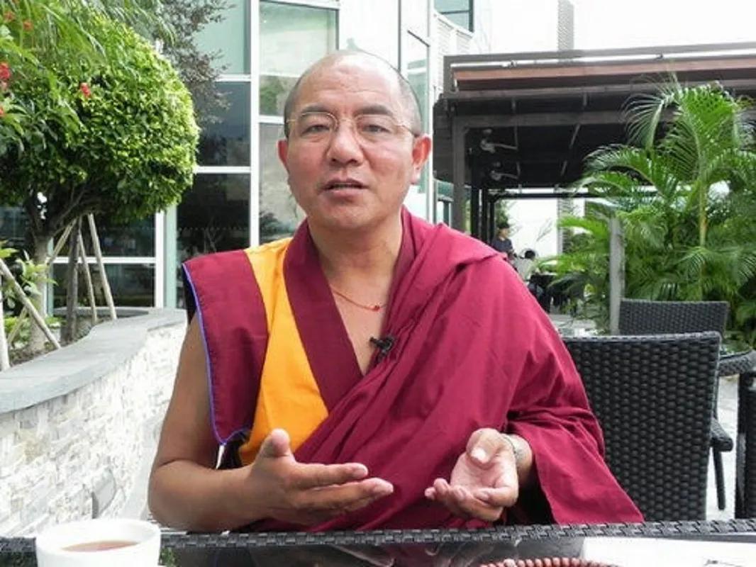 索达吉堪布：“有人喜欢你，并不是因为你有多美丽多优秀，而是因为相欠，只要有