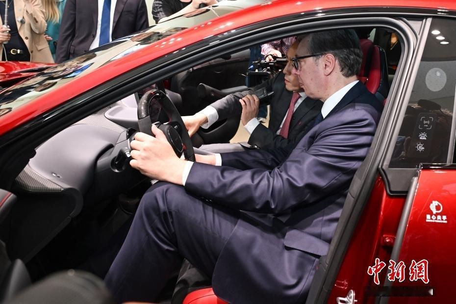 武契奇说他买不起小米，我有点没想通，结果一查他的工资，才知道，他一个月只拿1