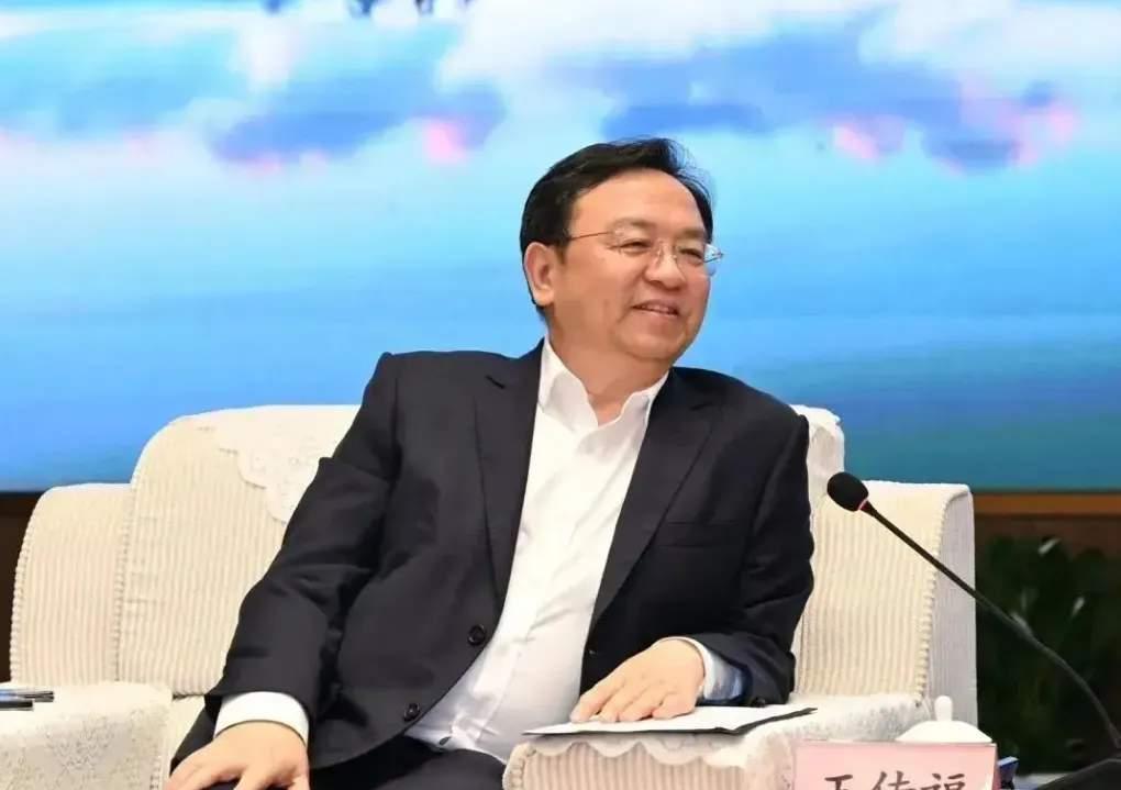 如果魏建军知道自己的言论造成的，就是全行业集体推进60天的供应商结款期，不知道还