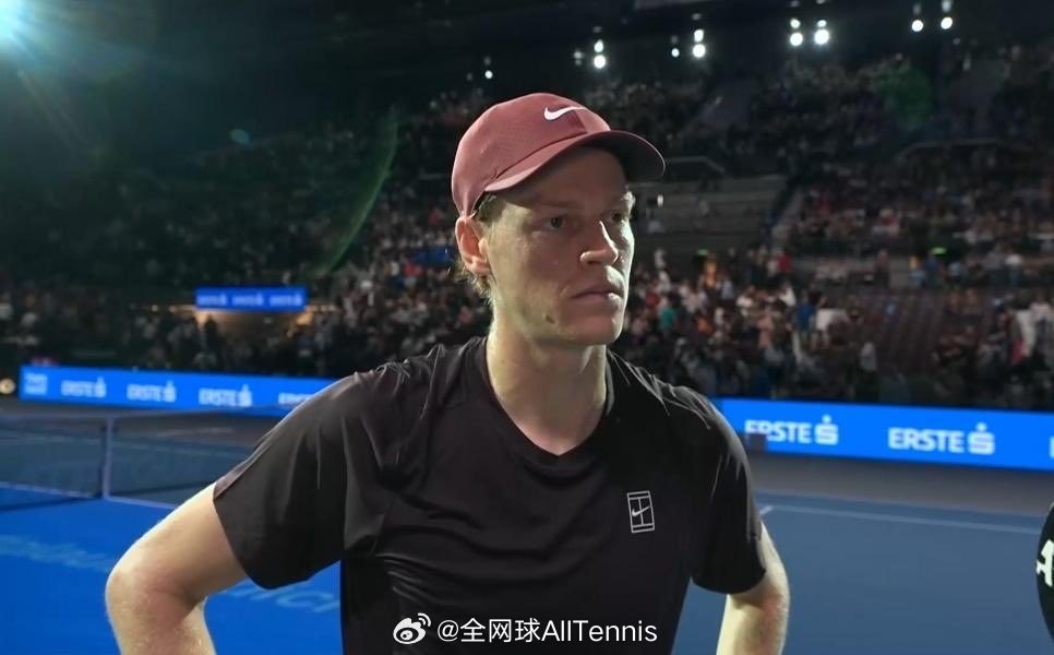 主持人：你说过你的家人在维也纳现场观赛，有没有哪位家人让你觉得在他们面前比赛有什