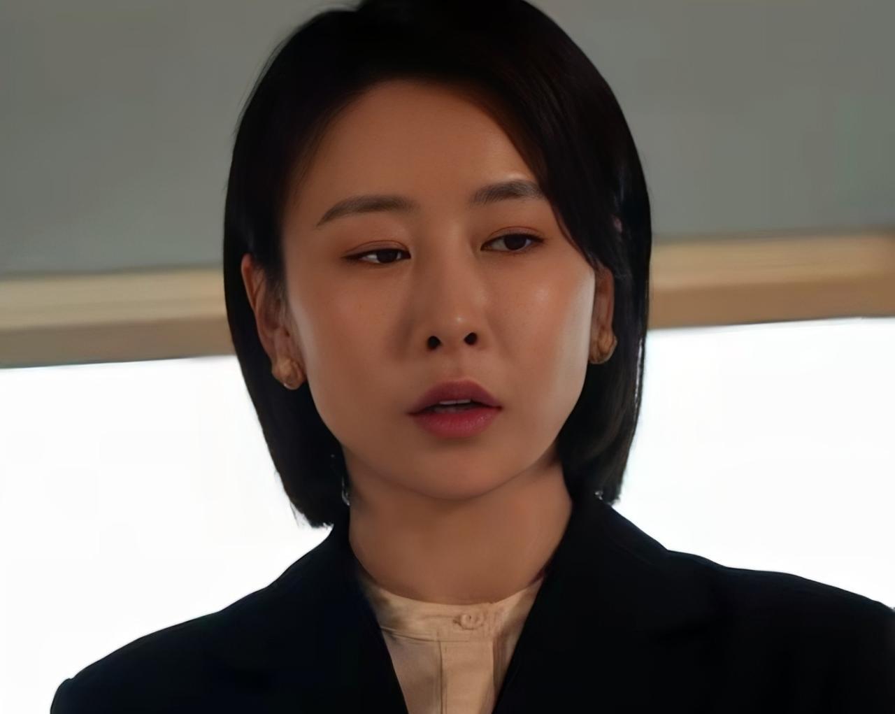 《以法之名》暗藏玄机：柳韵为何火线甩卖万川矿业？背后利益链浮出水面