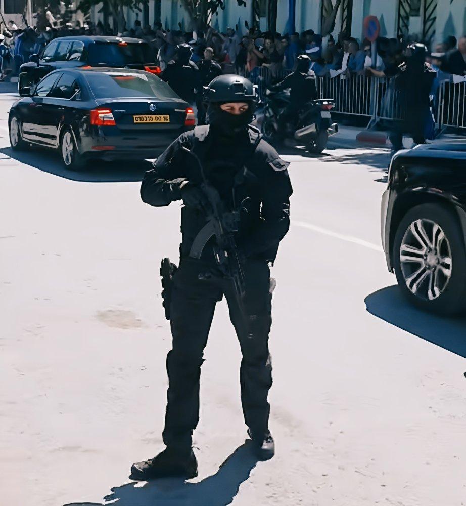 阿尔及利亚特警域阿尔及利亚国产pm89突击步枪，中国56式的阿尔及利亚本地生产版