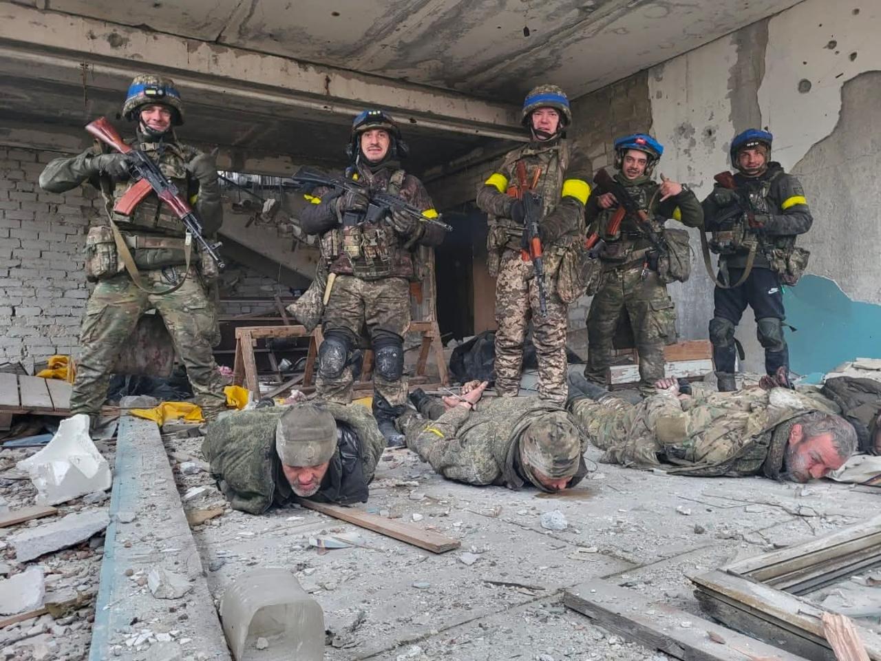 在哈尔科夫州基夫沙里夫卡村附近的前线交火中，乌克兰军队俘获了四名隶属于第153坦