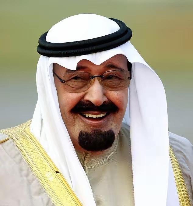 沙特预计：如果战争持续到4月份，石油价格可能会突破180美元！目前，沙特的轻质