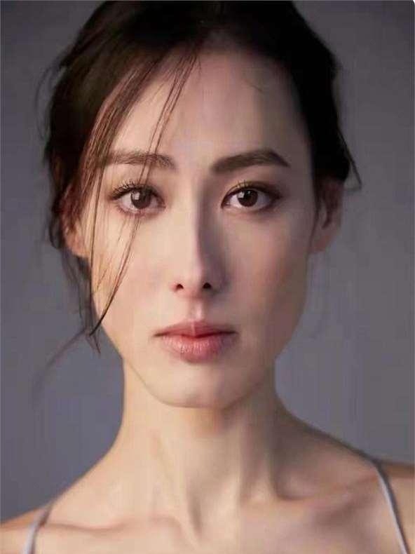 梁洛施三个儿子近况曝光！大儿子李长治16岁，身高遗传老爸李泽楷，在香港读国际学校