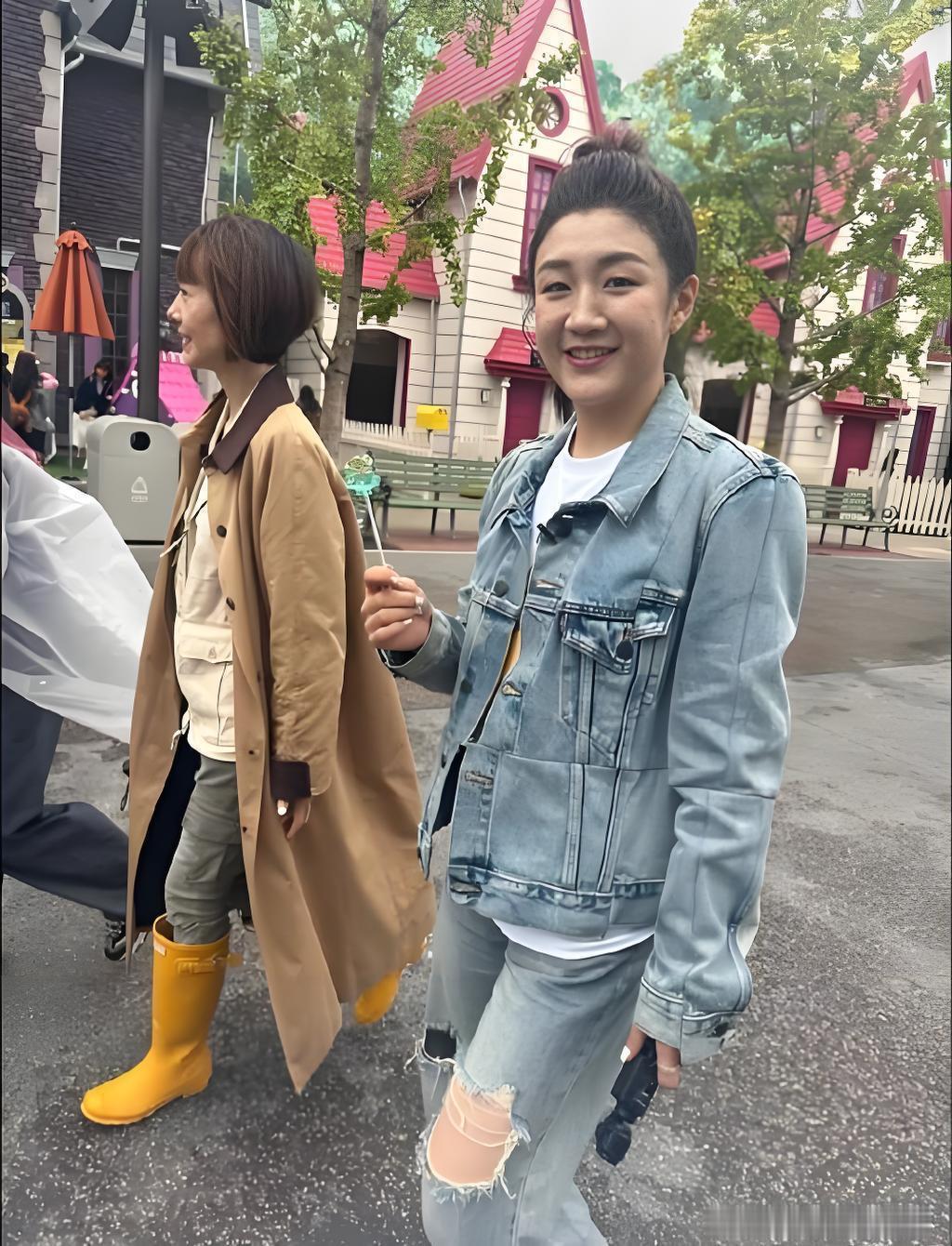 陈梦这是自己化妆的吧，这头发看着像假发一样