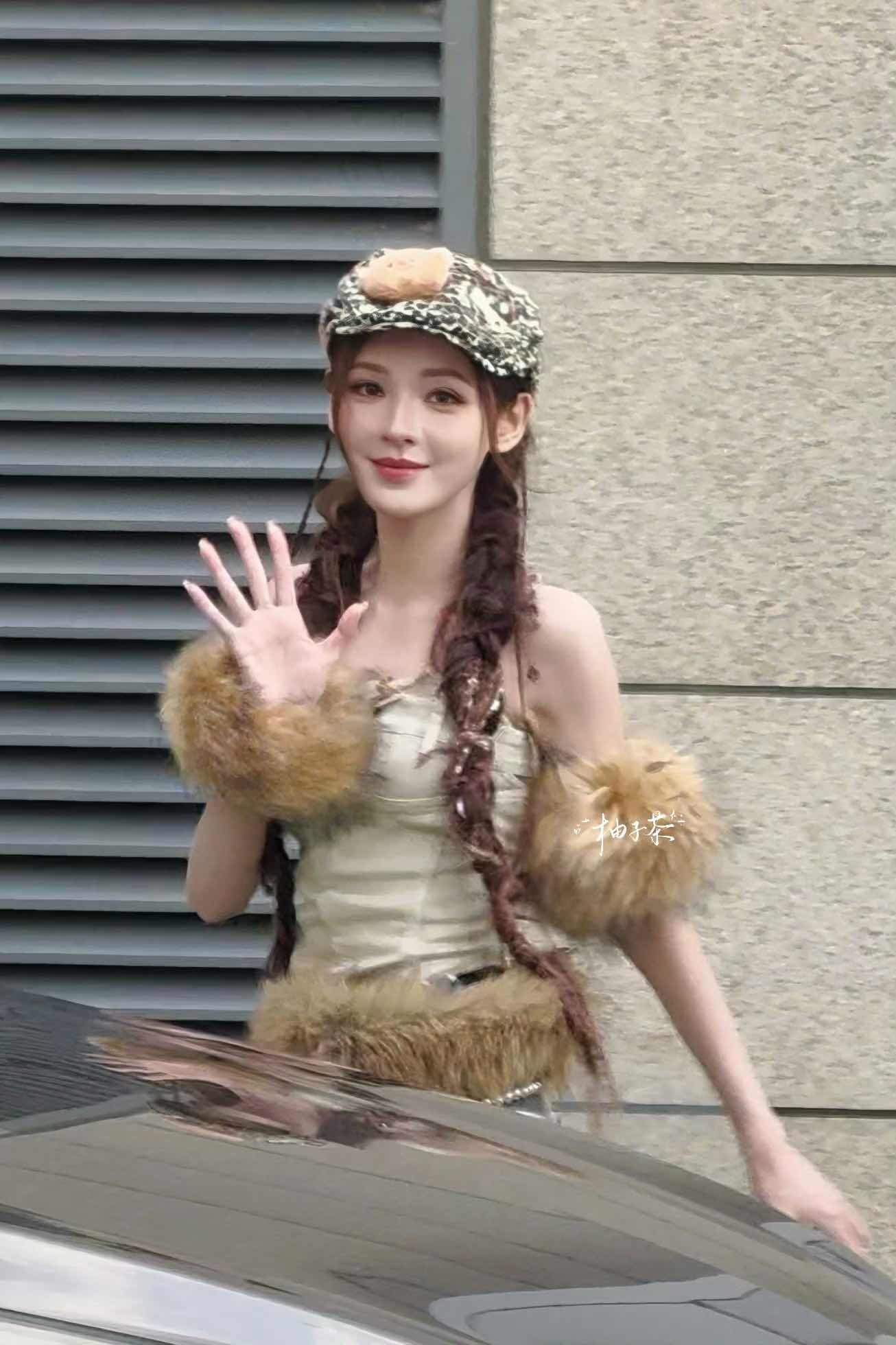 娱乐张予曦毛毛look张予曦毛毛靴🤩🤩​张予曦特别美​​