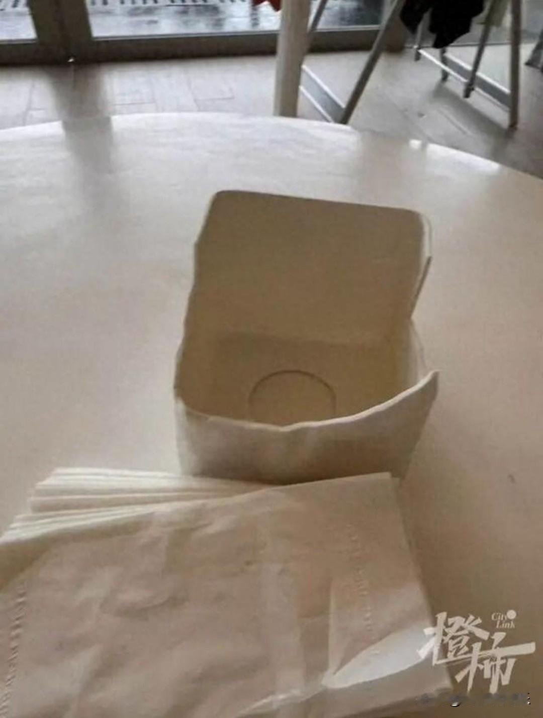 1岁娃碰坏纸巾盒赔924元，网友：这是金子做的？三亚“天价”纸巾盒：一岁娃这一