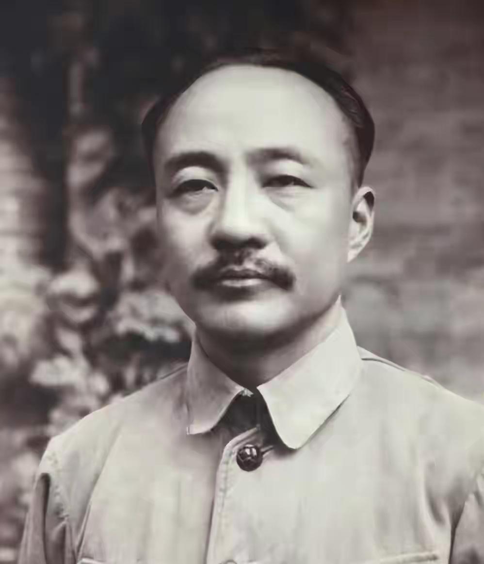 他见好友妻子太漂亮，杀人夺妻，生下10个子女，死后还享受国葬李烈钧出生在1