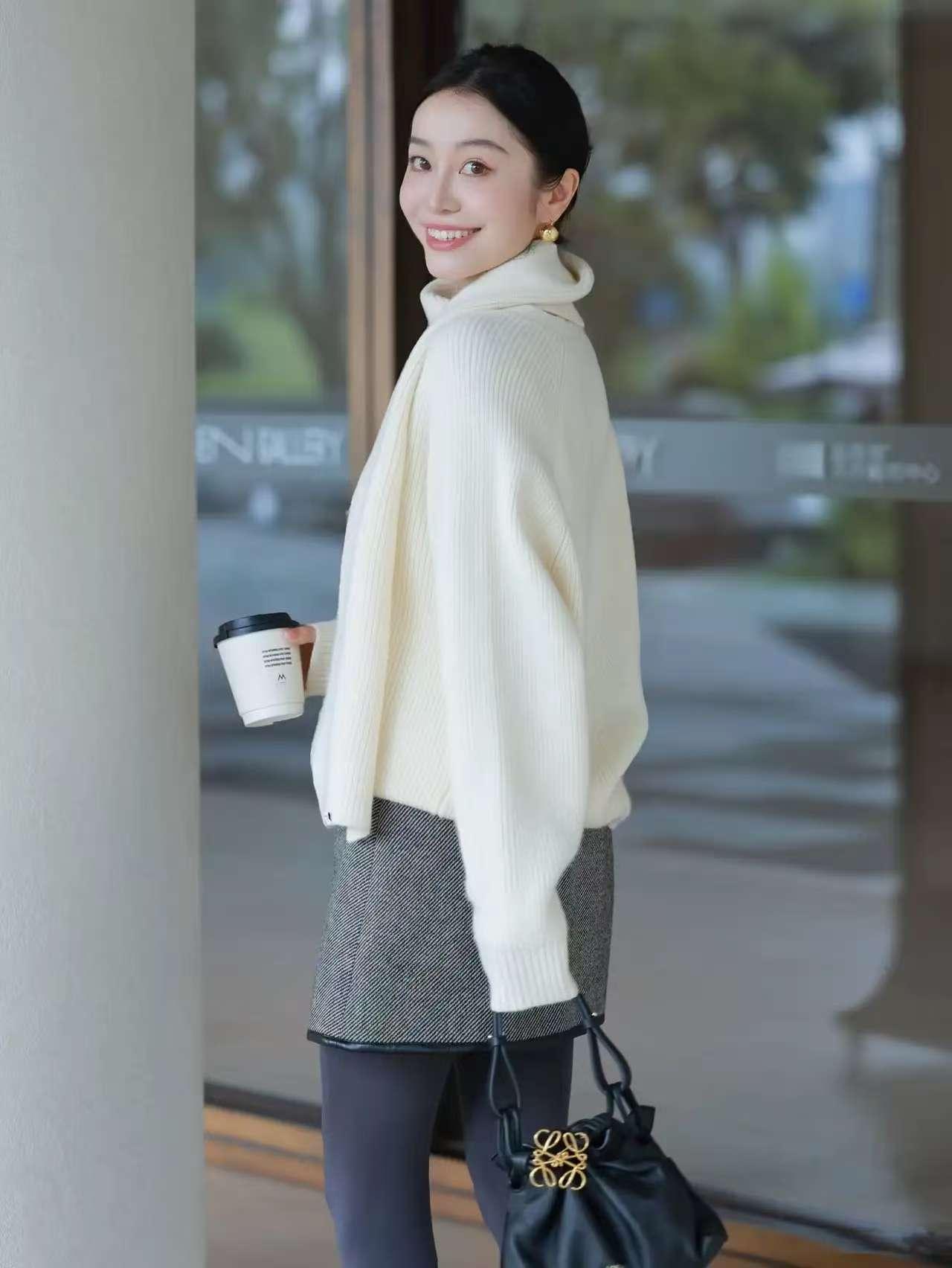 秋日暖阳下的惬意时光，温柔的笑容，让平凡的日子也闪着光