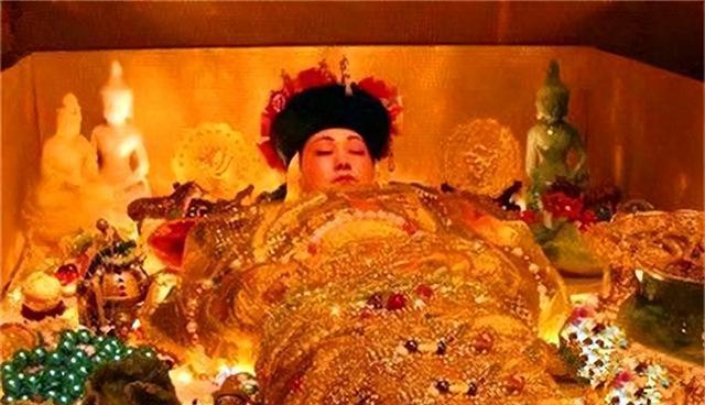 慈禧临死前一刻，太监看她马上不行了，赶紧给她喝了一碗海龟汤，吊着最后一口气，紧接