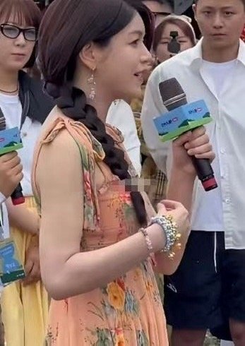 陈妍希这假发太假了吧…造型师能不能长点心啊​​​​